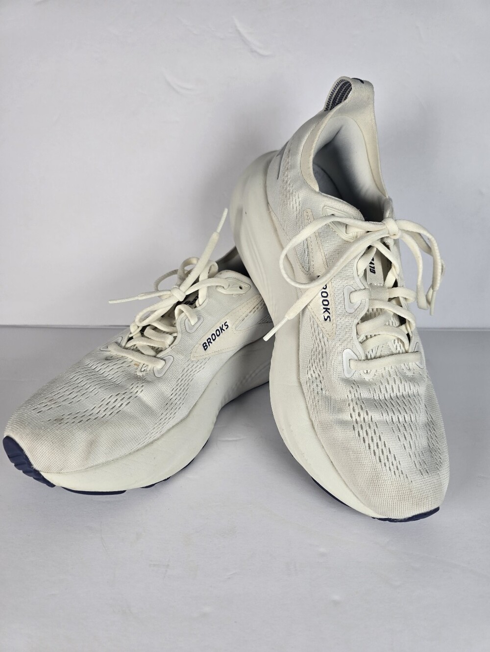 Brooks Women's White Glycerin 22 Running Shoes Lightweight Cushioning Size 10